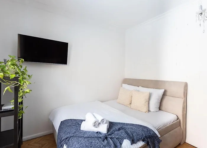 Crystal Apartment